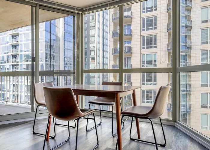 Апартаменты Gold Coast 1br W Gym Lounge 1 Block To L Chi-799 *