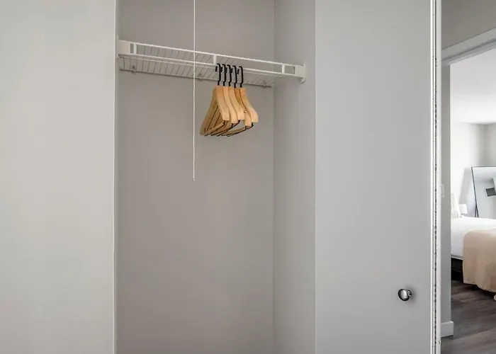 Апартаменты Gold Coast 1br W Gym Lounge 1 Block To L Chi-799