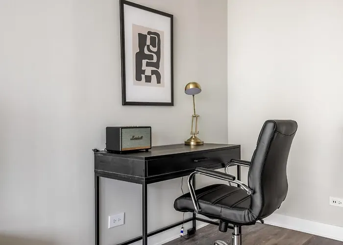 Апартаменты Gold Coast 1br W Gym Lounge 1 Block To L Chi-799 *